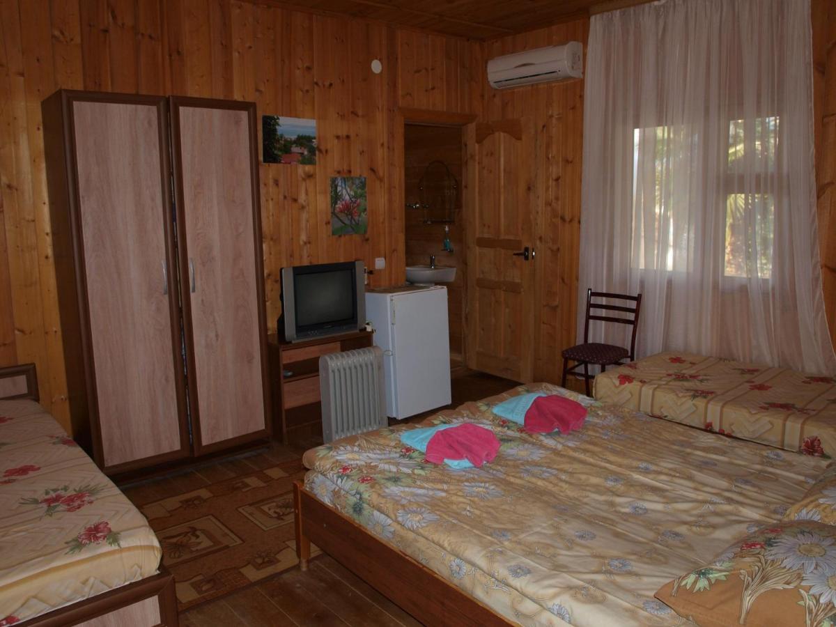 Эко-Отель Гагра Gagra Exterior foto
