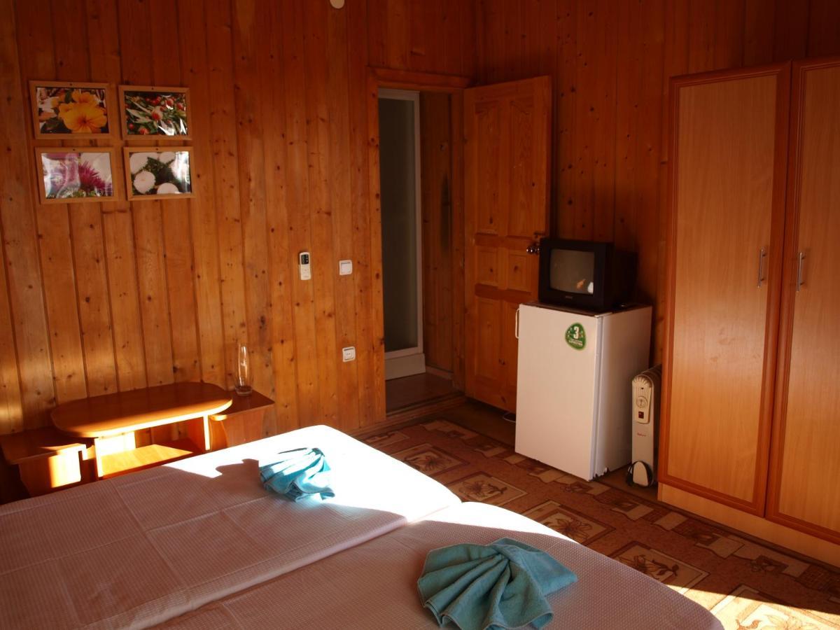 Эко-Отель Гагра Gagra Exterior foto